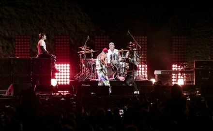 Red Hot Chili Peppers concerto nelle Piramidi di Giza